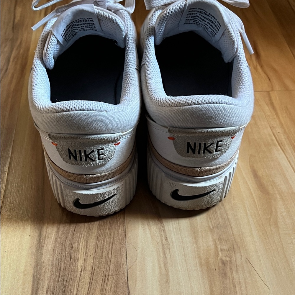 Nike White and Black Casual Sneakers - Picture 2 of 2